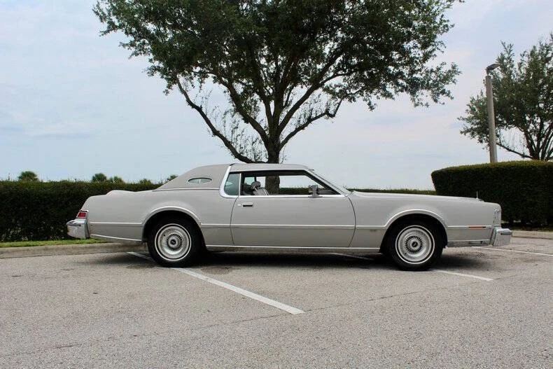1976 Lincoln Continental Mark IV - Image 2 of 31