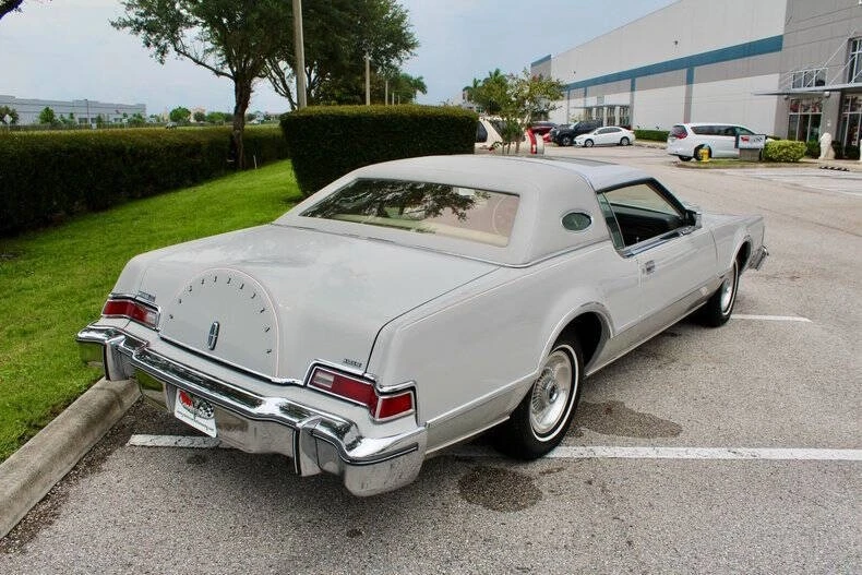 1976 Lincoln Continental Mark IV - Image 17 of 31