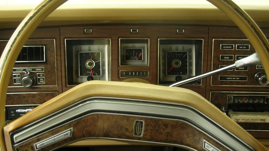 1976 Lincoln Continental Mark IV - Image 9 of 10