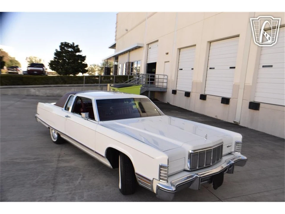 1976 Lincoln Town Car - Image 17 of 31