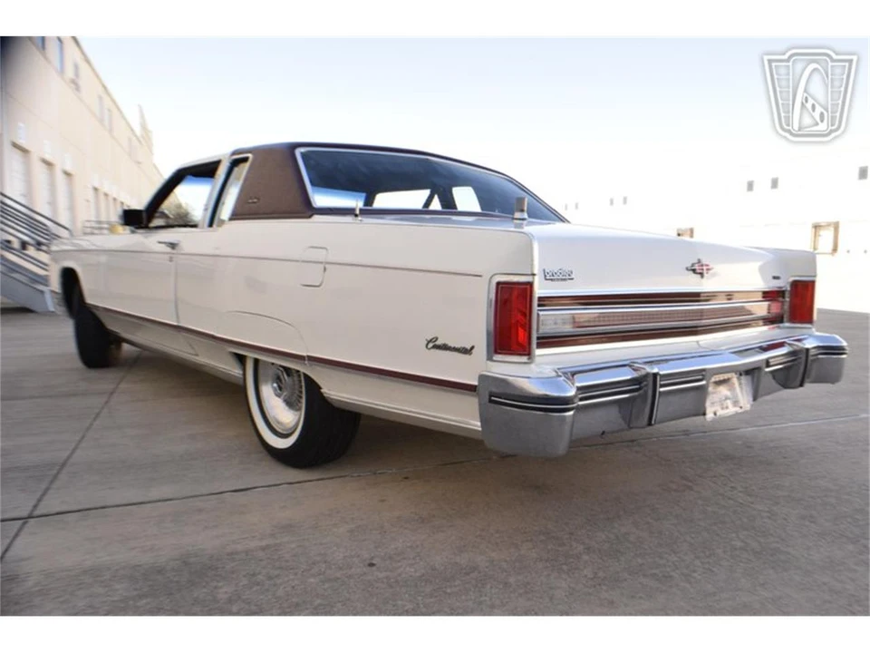 1976 Lincoln Town Car - Image 7 of 31