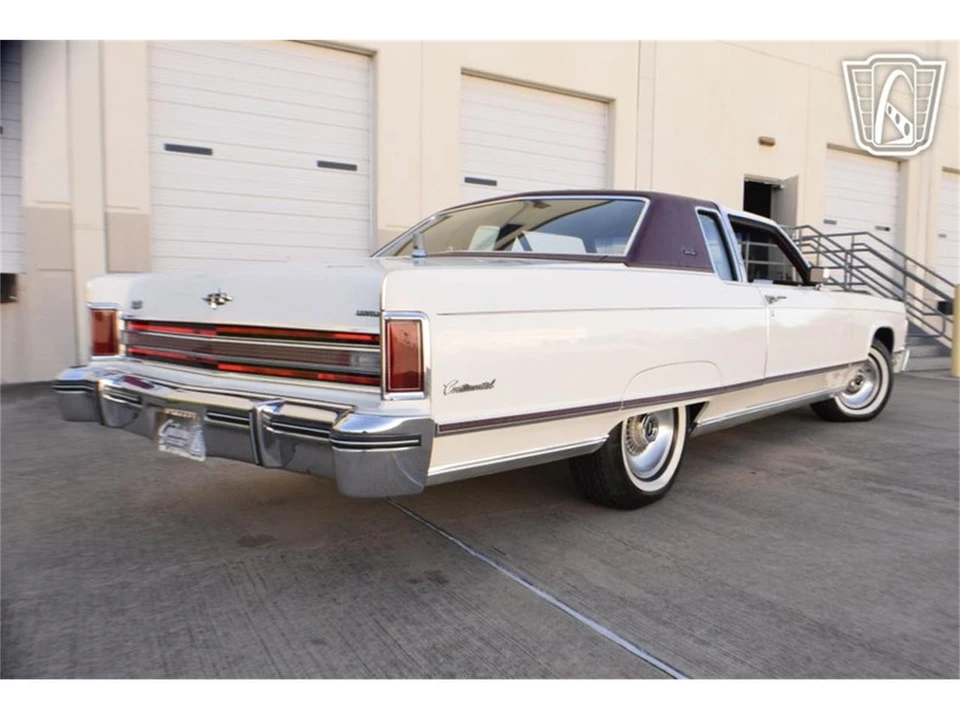 1976 Lincoln Town Car - Image 13 of 31