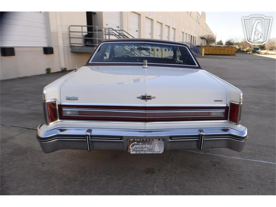 1976 Lincoln Town Car - Image 9 of 31