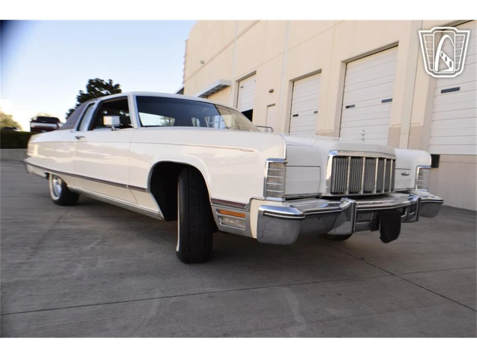 1976 Lincoln Town Car - Image 19 of 31