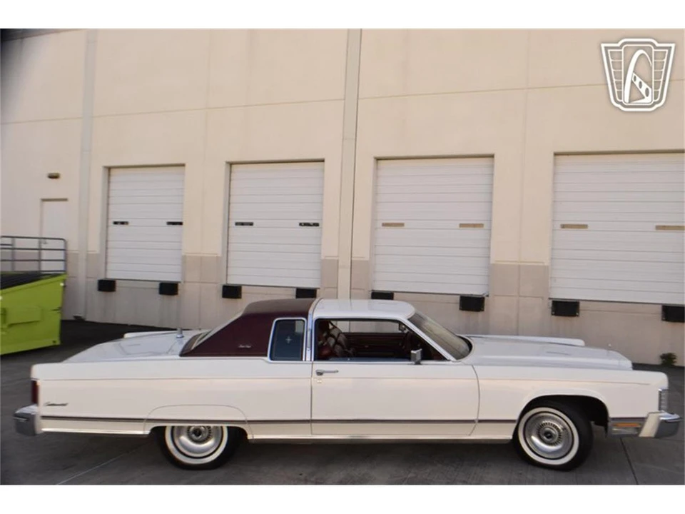 1976 Lincoln Town Car - Image 14 of 31