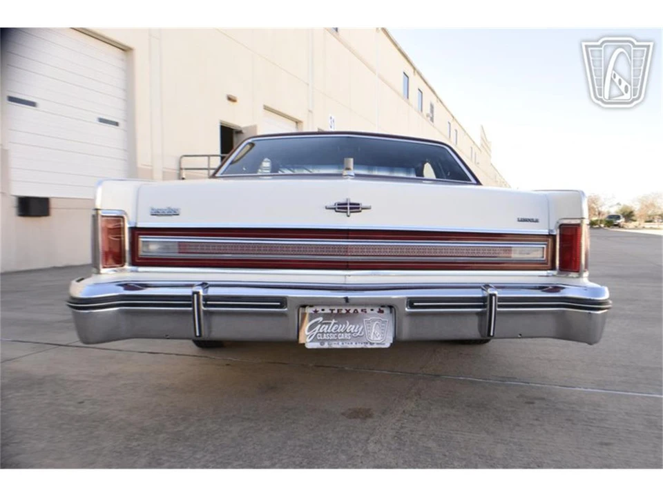 1976 Lincoln Town Car - Image 10 of 31