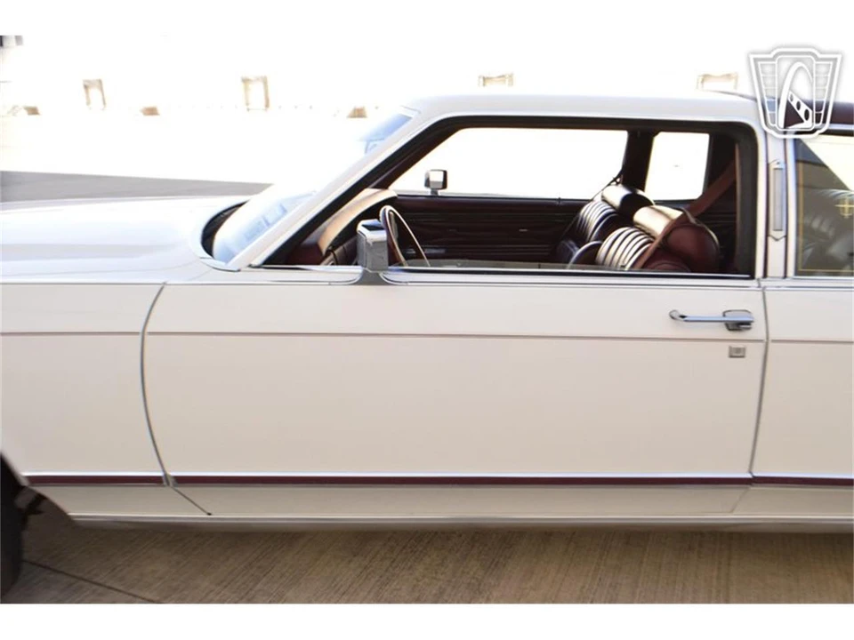 1976 Lincoln Town Car - Image 30 of 31