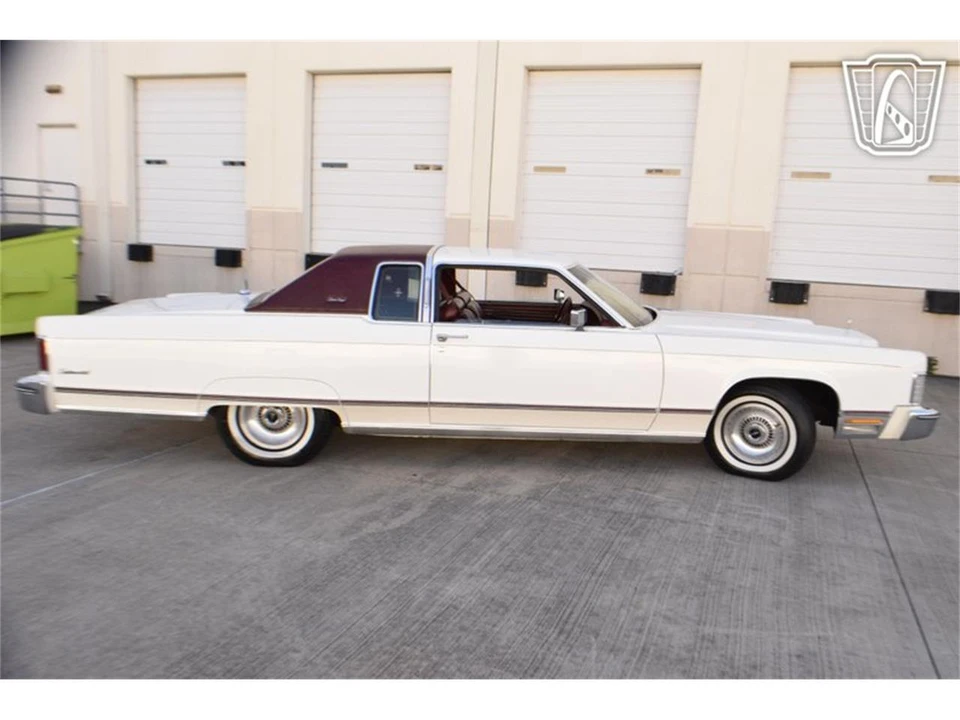 1976 Lincoln Town Car - Image 15 of 31