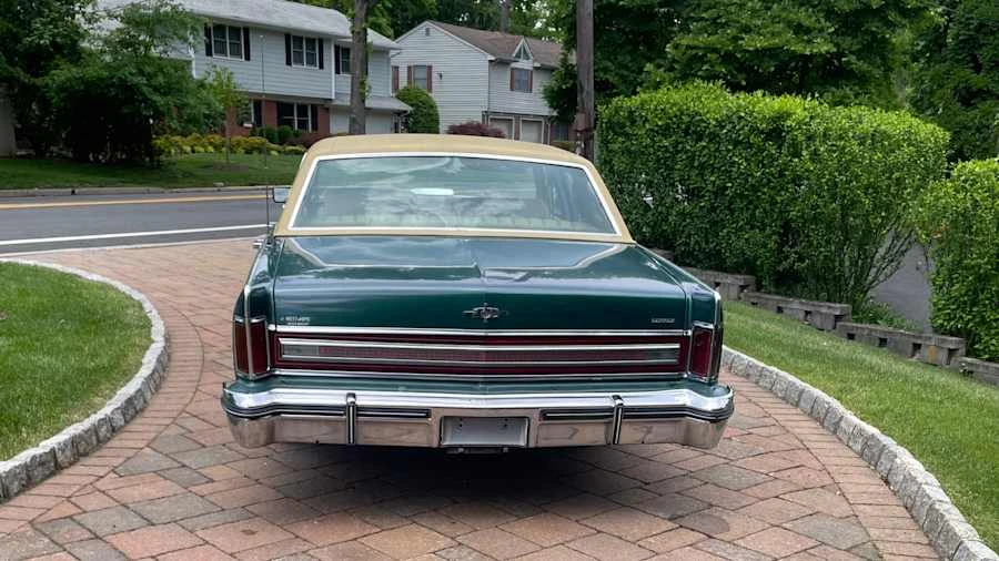 1976 Lincoln Town Car - Image 17 of 31