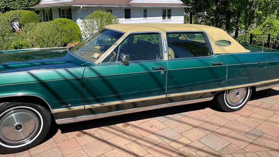 1976 Lincoln Town Car - Image 8 of 31