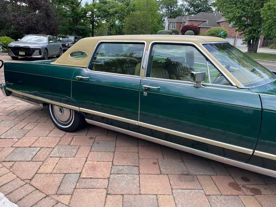 1976 Lincoln Town Car - Image 9 of 31