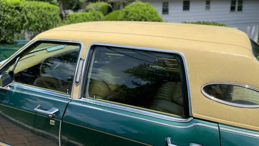 1976 Lincoln Town Car - Image 28 of 31
