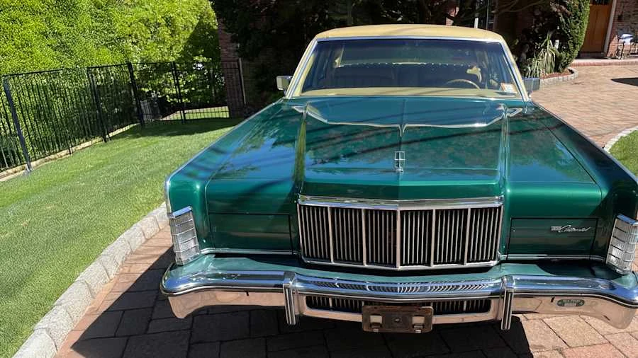 1976 Lincoln Town Car - Image 13 of 31
