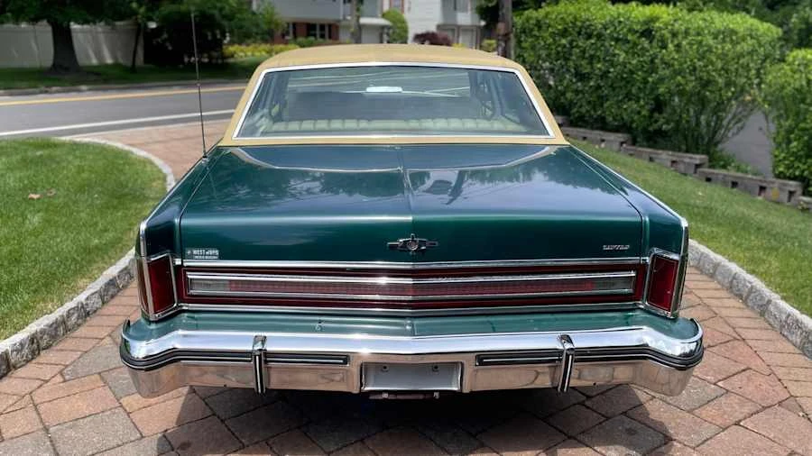 1976 Lincoln Town Car - Image 15 of 31