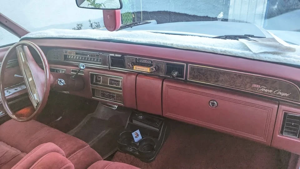 1976 Lincoln Continental 5th Gen - Image 14 of 15