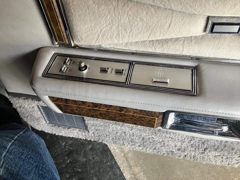 1976 Lincoln Continental 5th Gen - Image 15 of 18