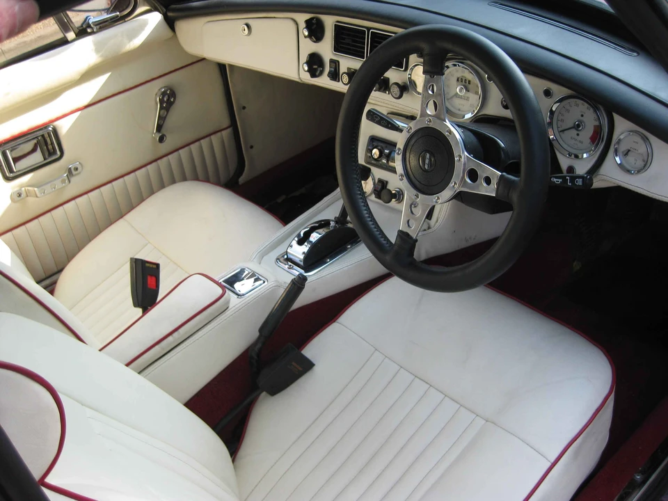 1976 MG MGB GT - Image 2 of 3
