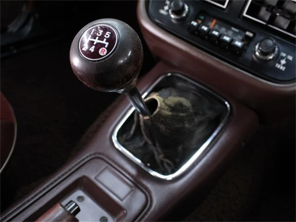 1976 Mazda CD Cosmo - Image 14 of 31