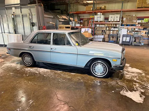 1976 Mercedes-Benz 250 W114
