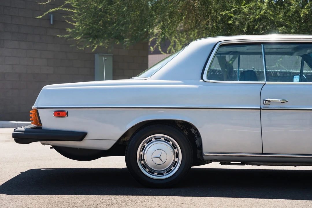 1976 Mercedes-Benz W114 & W115 - Image 10 of 31