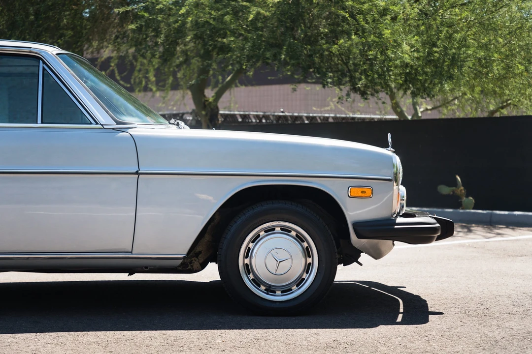 1976 Mercedes-Benz W114 & W115 - Image 11 of 31