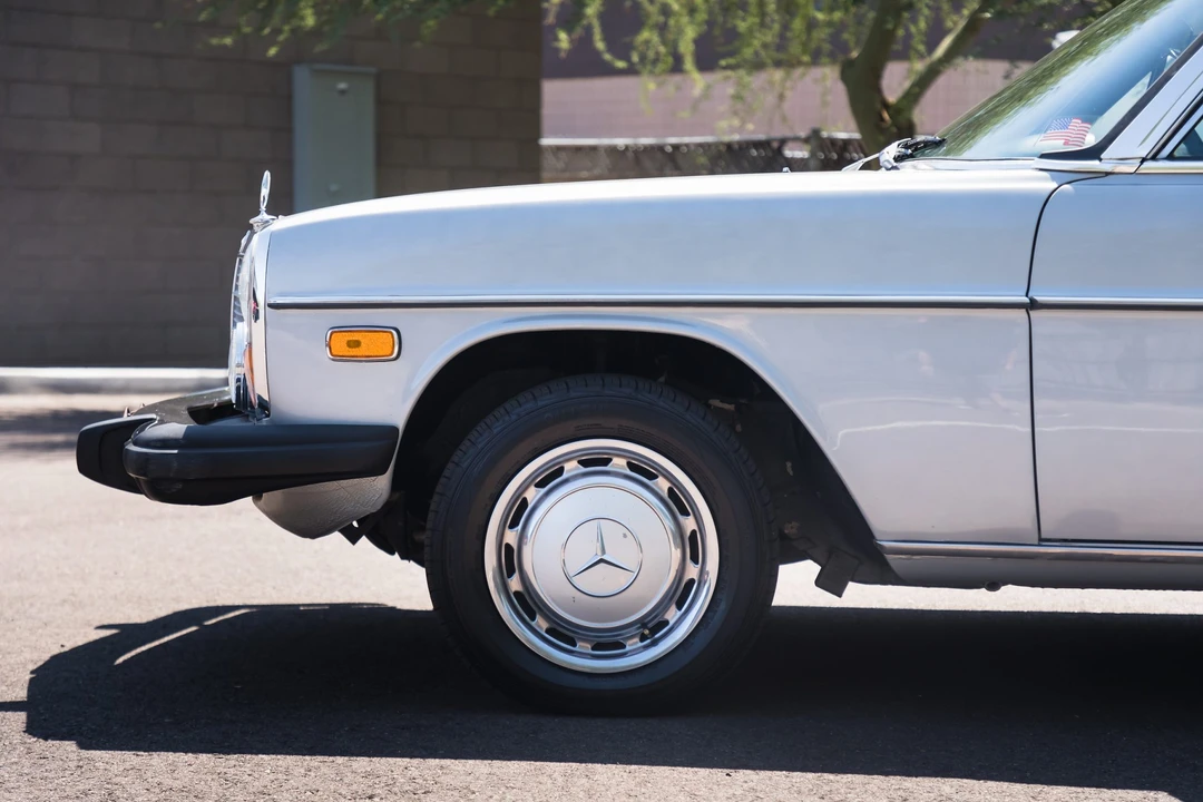 1976 Mercedes-Benz W114 & W115 - Image 12 of 31