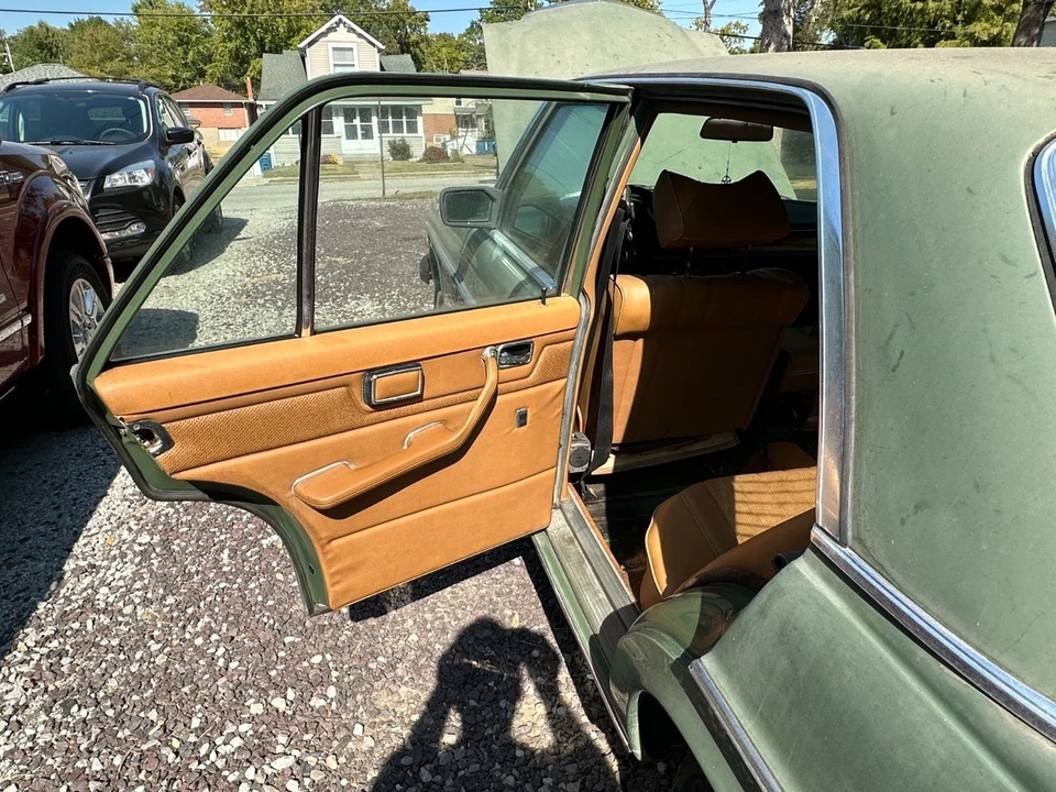 1976 Mercedes-Benz W123 Sedan - Image 18 of 21