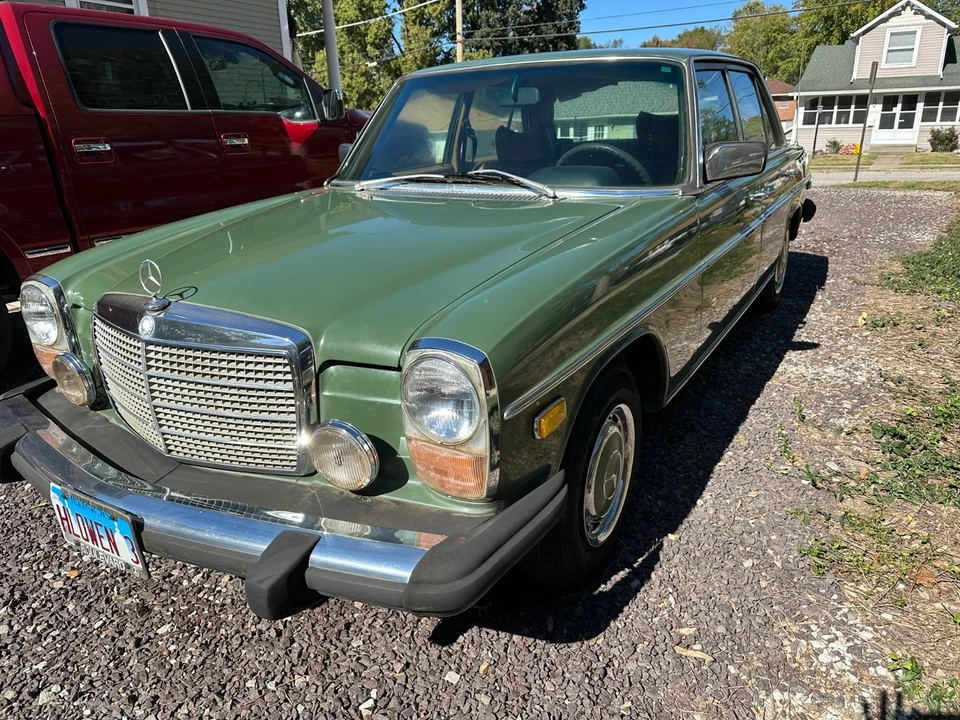 1976 Mercedes-Benz W123 Sedan - Image 2 of 21