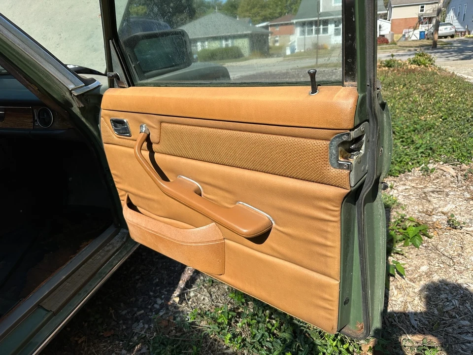 1976 Mercedes-Benz W123 Sedan - Image 7 of 21