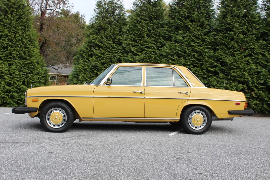 1976 Mercedes-Benz W114 & W115 - Image 9 of 31