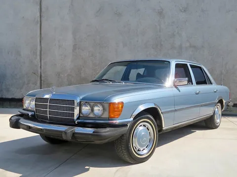 1976 Mercedes-Benz 400 SEL Sedan 4D