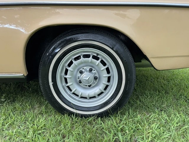 1976 Mercedes-Benz W114 & W115 - Image 13 of 24