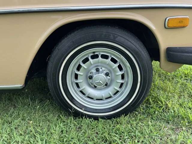 1976 Mercedes-Benz W114 & W115 - Image 15 of 24