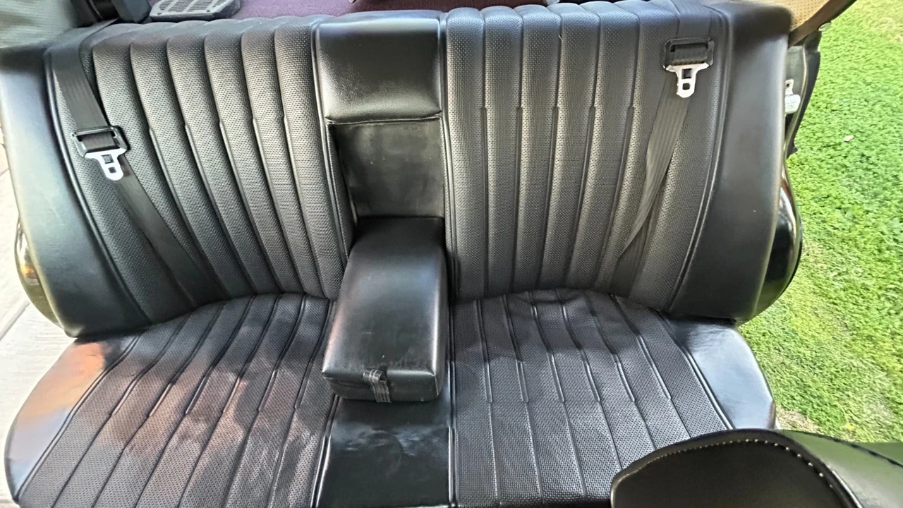 1976 Mercedes-Benz W114 & W115 - Image 7 of 14