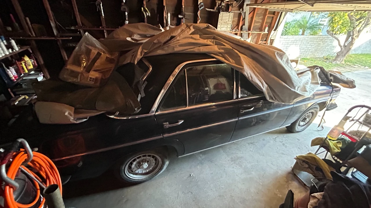 1976 Mercedes-Benz W114 & W115 - Image 3 of 14
