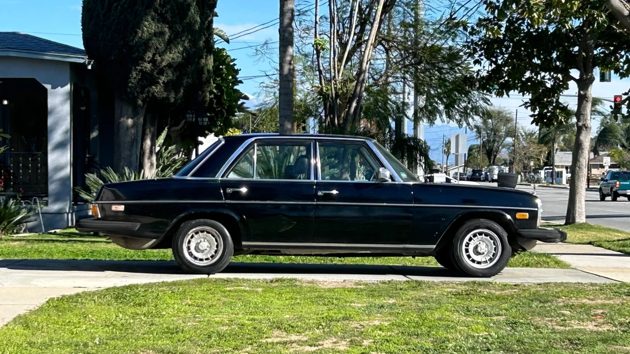 1976 Mercedes-Benz W114 & W115 - Image 11 of 14