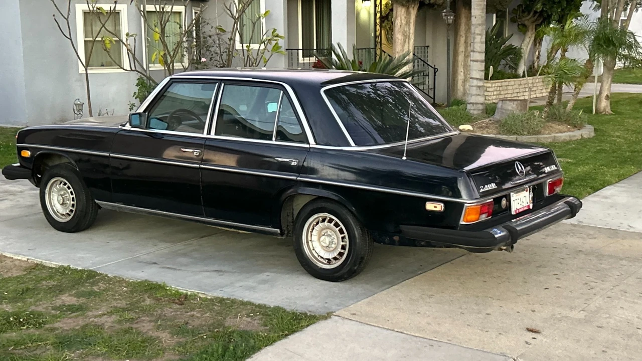 1976 Mercedes-Benz W114 & W115 - Image 12 of 14