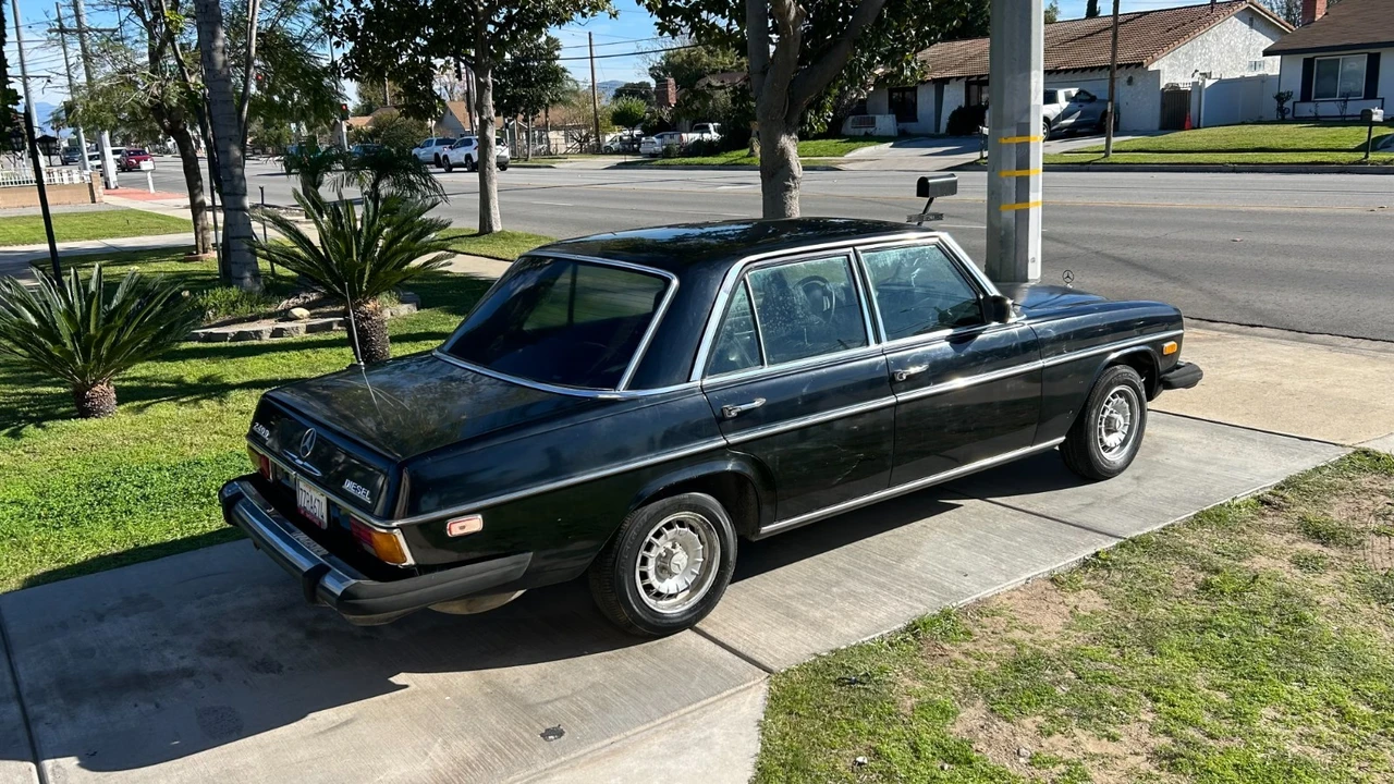 1976 Mercedes-Benz W114 & W115 - Image 10 of 14