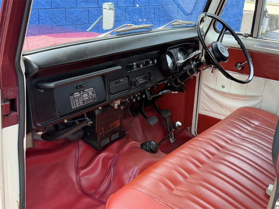 1976 Mitsubishi - Image 10 of 31