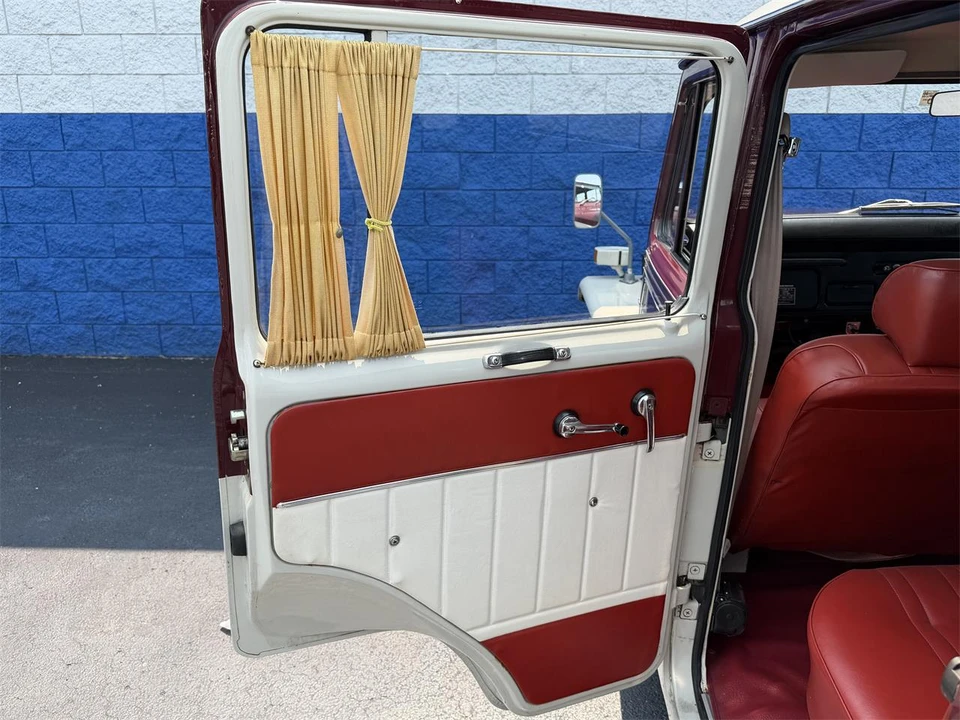 1976 Mitsubishi - Image 16 of 31