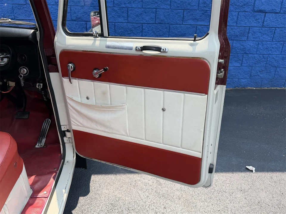 1976 Mitsubishi - Image 28 of 31