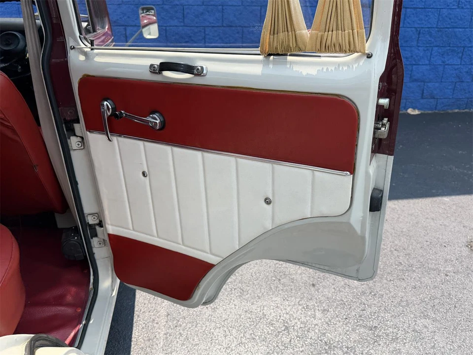 1976 Mitsubishi - Image 31 of 31