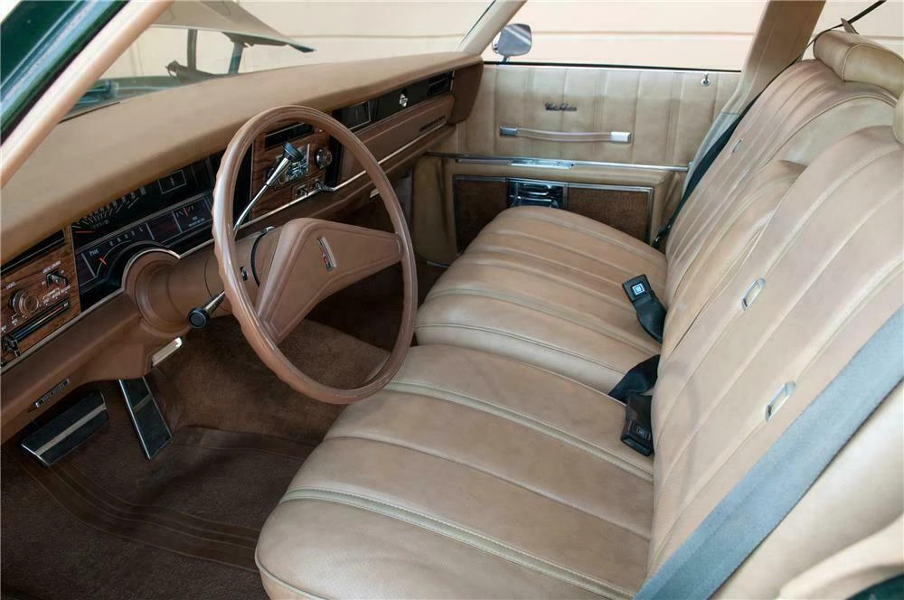 1976 Oldsmobile Custom Cruiser - Image 4 of 5