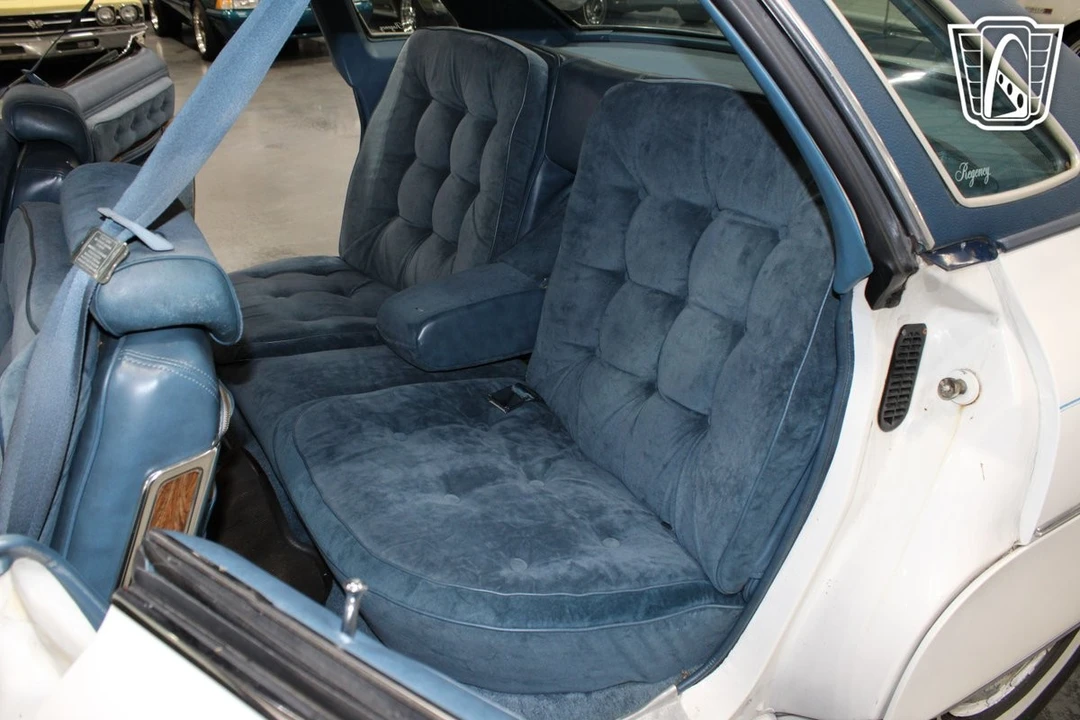 1976 Oldsmobile 98 - Image 9 of 12