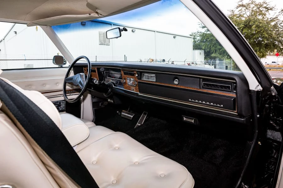 1976 Oldsmobile 98 - Image 4 of 13
