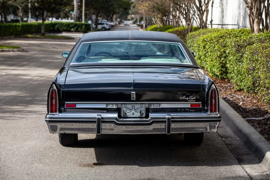 1976 Oldsmobile 98 - Image 12 of 13