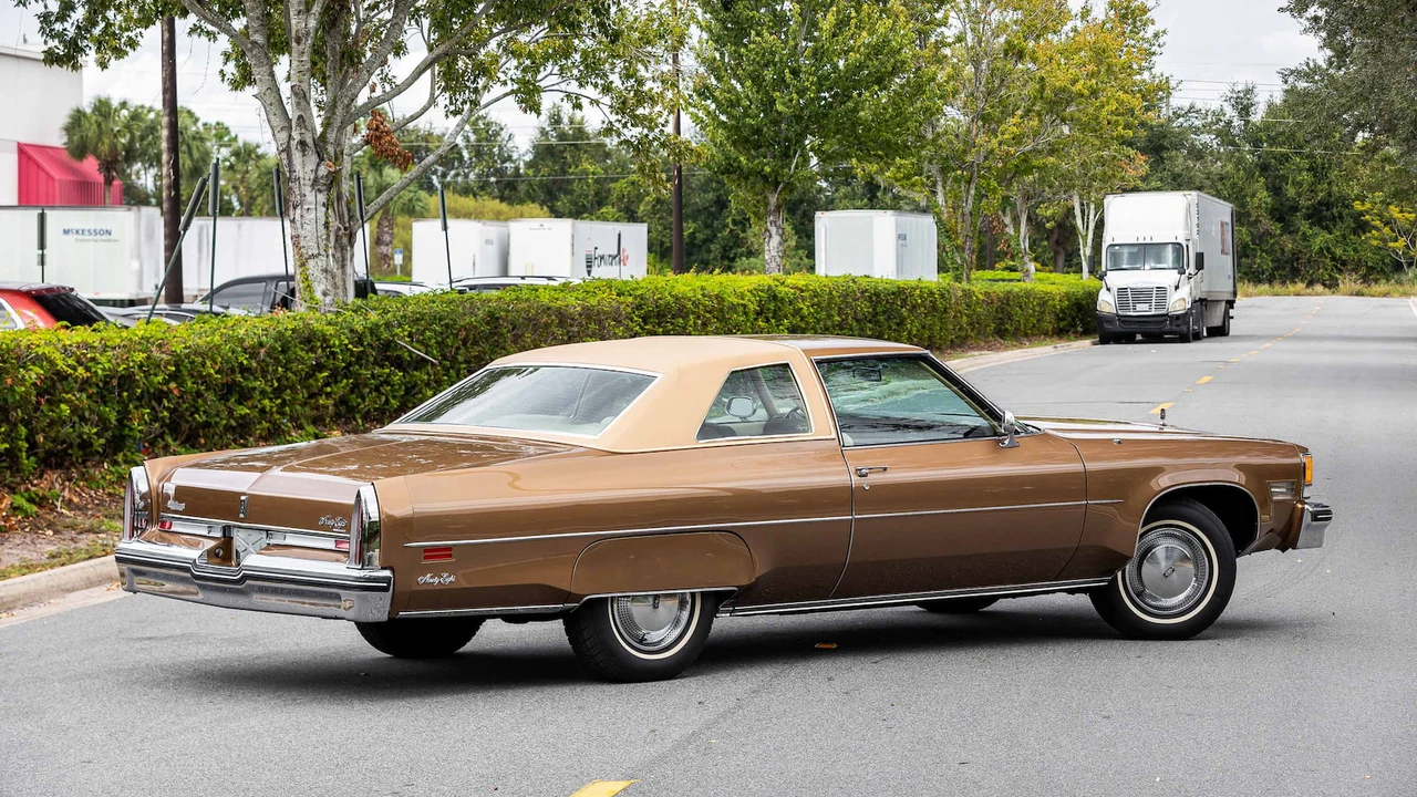 1976 Oldsmobile 98 - Image 2 of 31