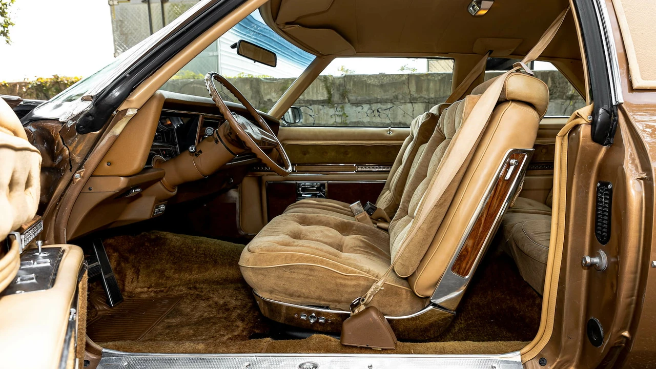 1976 Oldsmobile 98 - Image 3 of 31