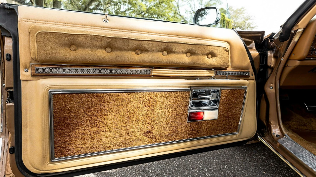 1976 Oldsmobile 98 - Image 17 of 31