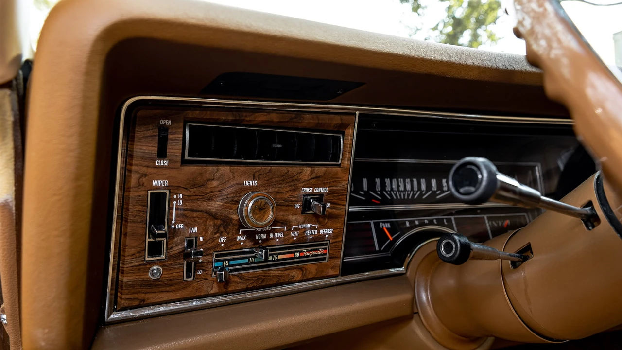 1976 Oldsmobile 98 - Image 20 of 31